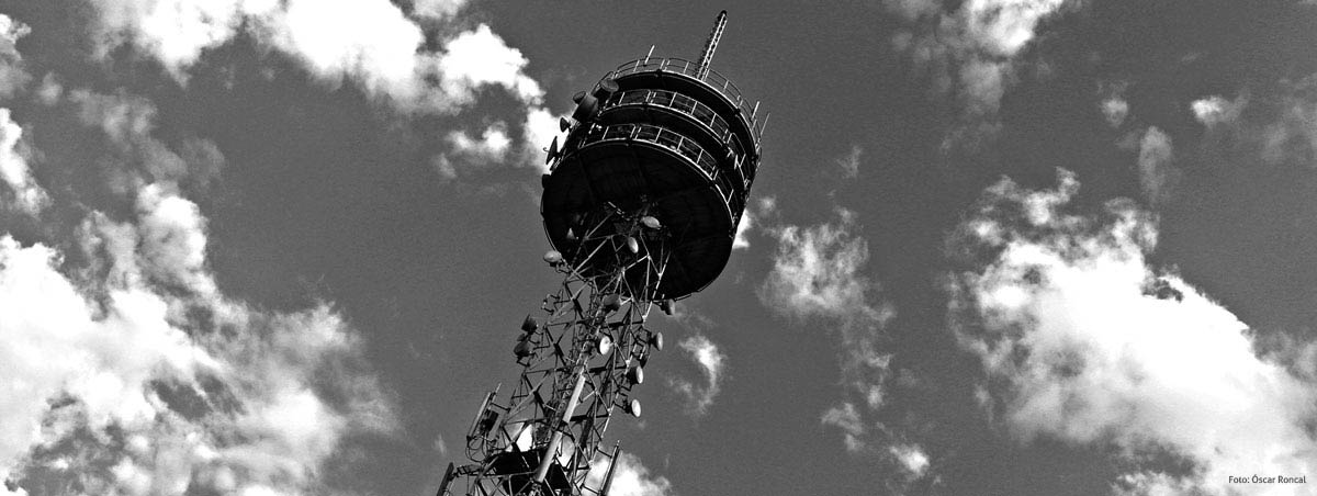 Imagen de antena de comunicaciones